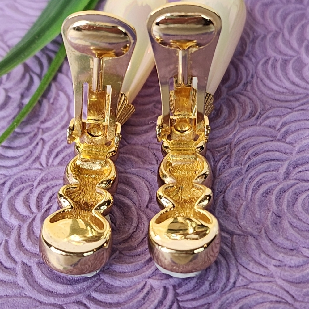 Christian Dior Vintage Clip-On Faux Pearl Drop Earrings - Picture 12 of 16